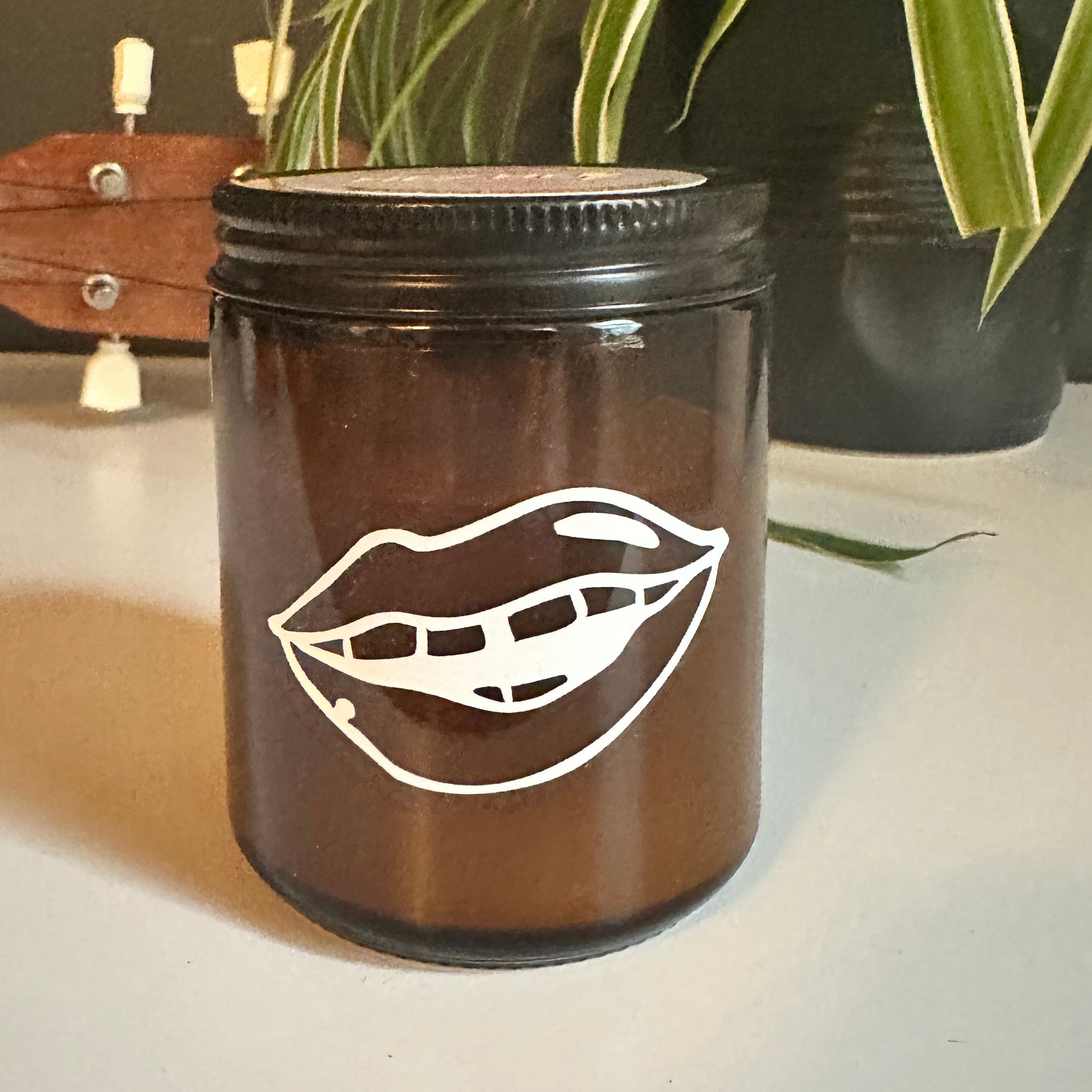 BOUGIE AMBRÉE BISOUS